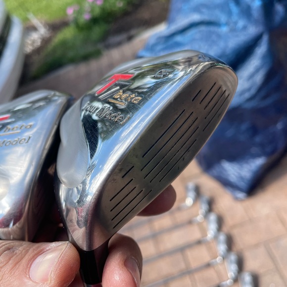 Golf Set Tour Model T7 Beta 
10 Pc In RH 
Graphite shafts - Picture 5 of 10